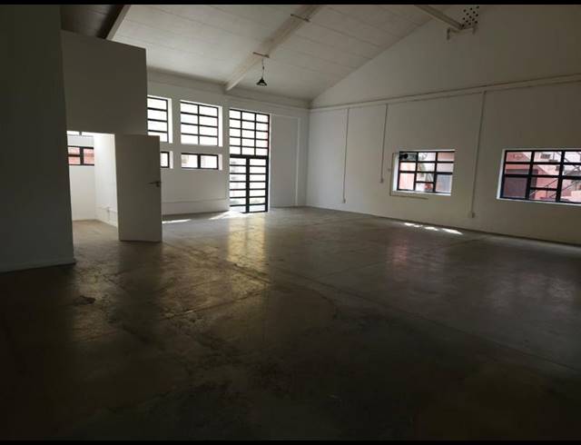 BUSINESS PROPERTY TO RENT IN SALT RIVER